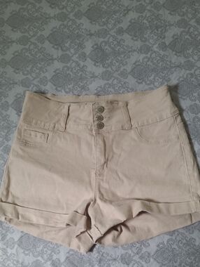 FRENZY High-Waist Cream Women's Shorts